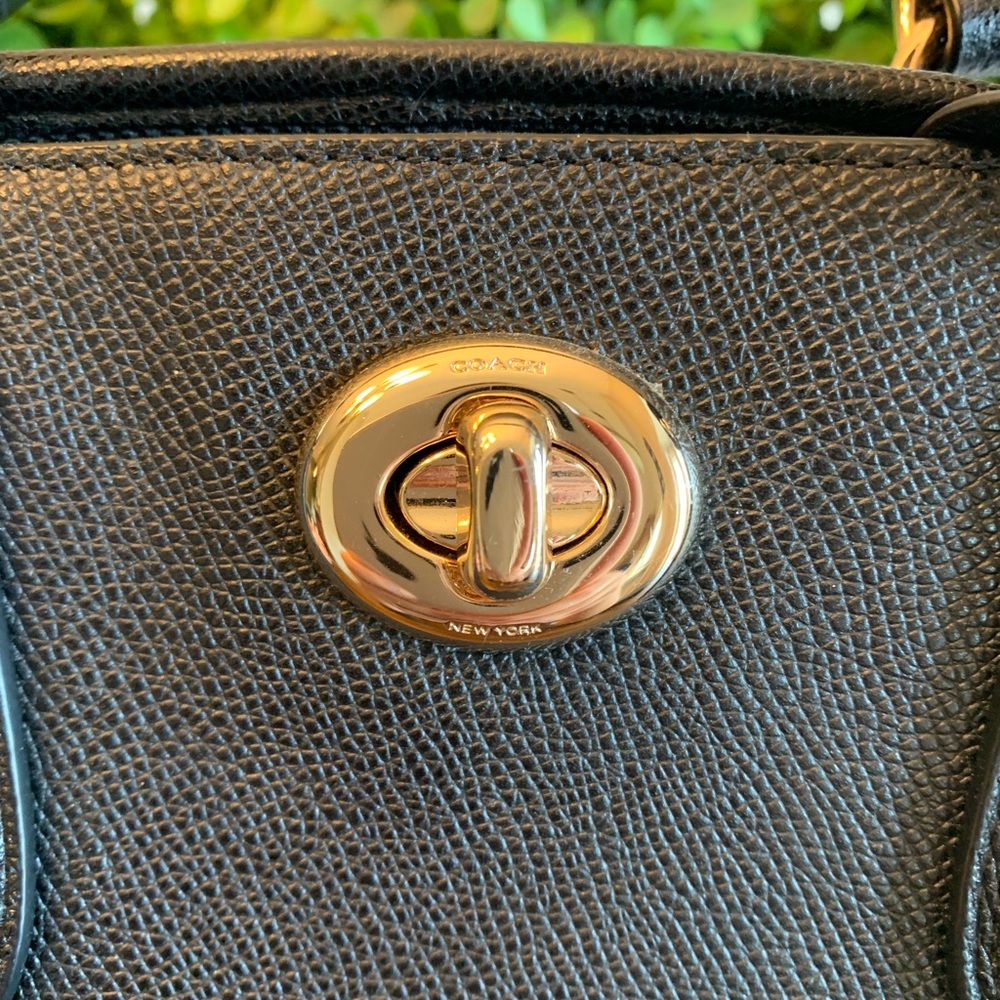 Black coach dome purse - 100% authentic - Picture 2 of 5